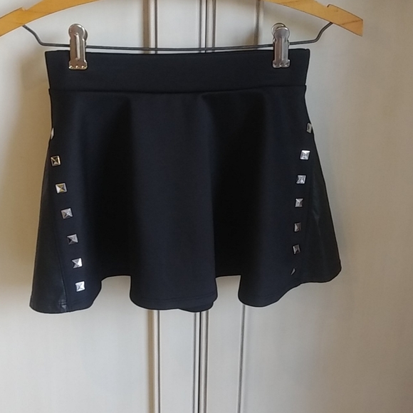 Bongo Black Skirt with Faux Leather Sides/Studs - Picture 2 of 11